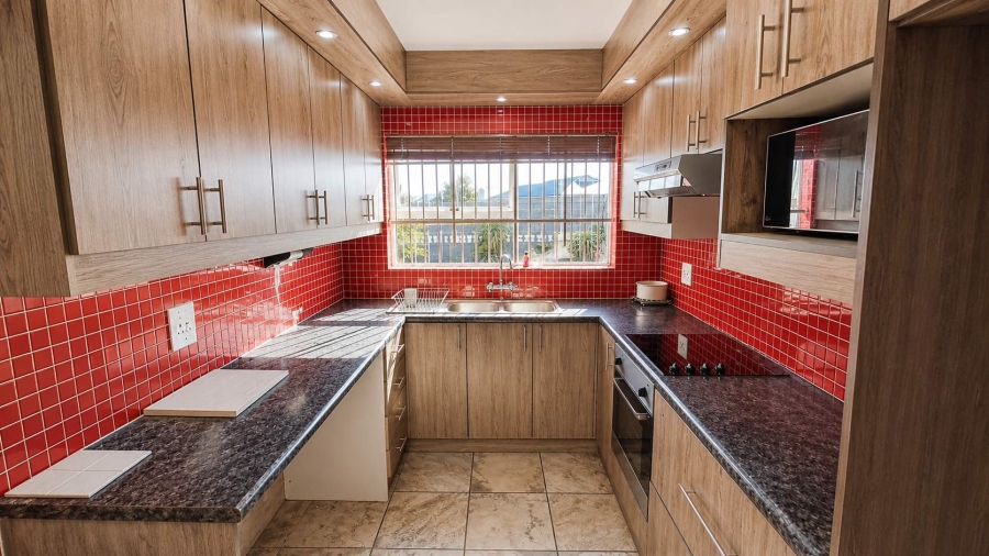 4 Bedroom Property for Sale in Windsor Park Estate Western Cape
